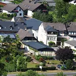 Gasthof Weingut Clemens 3*