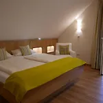 Weingut Clemens 3*