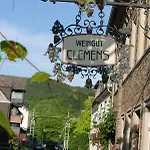 Gasthof Weingut Clemens 3*